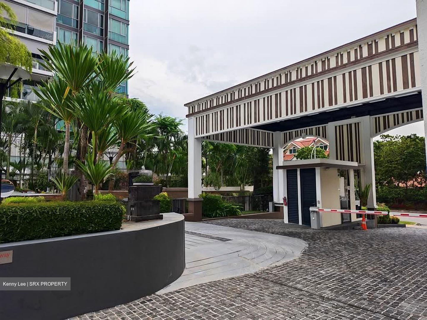 Sant Ritz (D13), Condominium #548438001